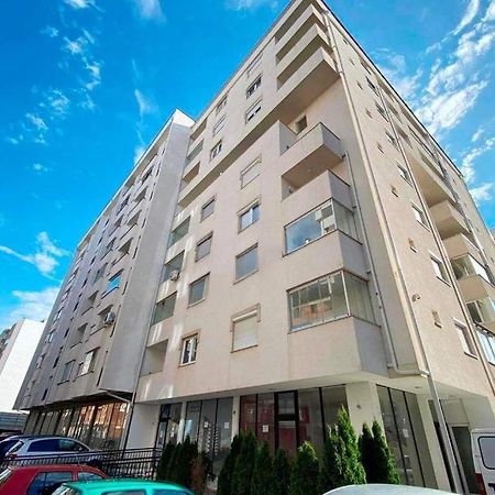 1-Bedroom Apartment Fushe Kosove Kosovo Polje Bagian luar foto